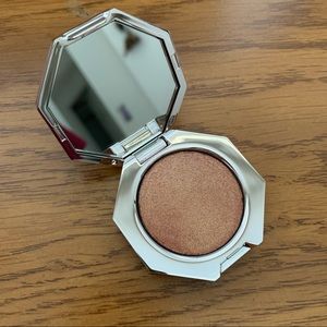 Fenty Beauty Diamond Bomb